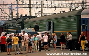Transsibirische Eisenbahn Gepäckverladung un Ulan-Ude Russland - Transsibirische Eisenbahn