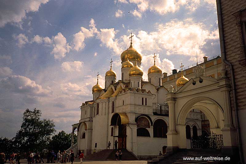 Russland, Moskau, Kreml, Terjempalast ,Terjemkirchen, Kirche, russisch, orthodox, Zar, Himmel, Wolken, blau, weiß