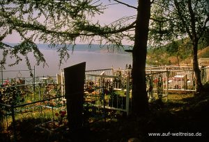 Baikal, Listwjanka, Russland, Sibirien, Friedhof, Bäume, Wasser