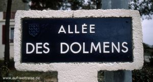 Carnac, Frankreich, Bretagne, Steine, Monolite, Steinzeichen, Steinreihen, Monolithe, Weg, blau