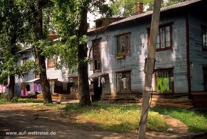 Russland, Chabarowsk, Bauwerk, Wohnhaus, grün, Straße, Baum, Bäume, Wiese